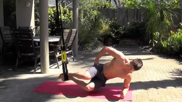 TRX-Suspended Side Plank With Crunch