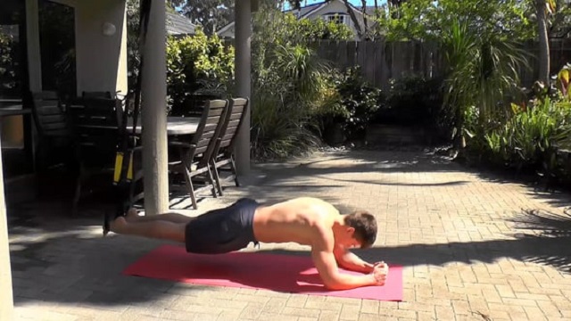 TRX-Suspended Plank Lean